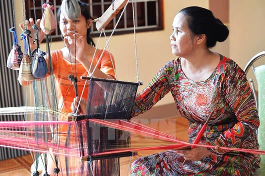 Quang Nam  La 1ère fête de la soie Vietnam-ASEAN